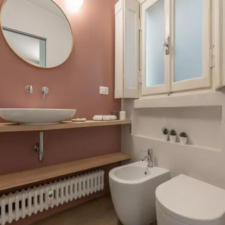 The Rent - Lovely One-bedroom In Moscova *