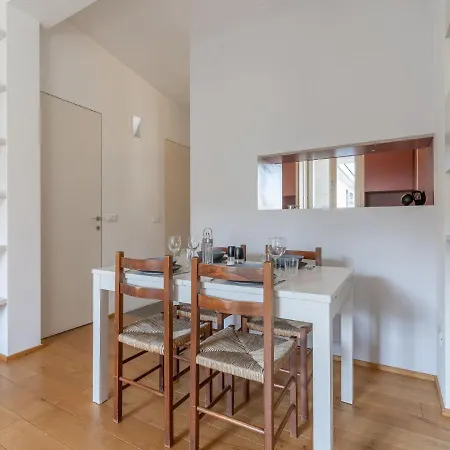 The Rent - Lovely One-bedroom In Moscova Lägenhet Milano